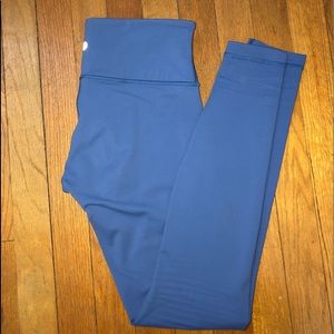 Lululemon Size 6 LR Wunder Under 28”